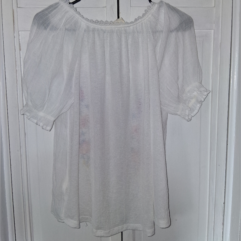 Flower & Feather Chic White Blouse with Colorful Floral Design - Picture 7 of 8